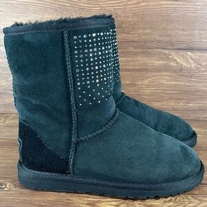 UGG CLASSIC SHORT II STUD Black Suede Winter Boots Women’s Size 5 Shoes